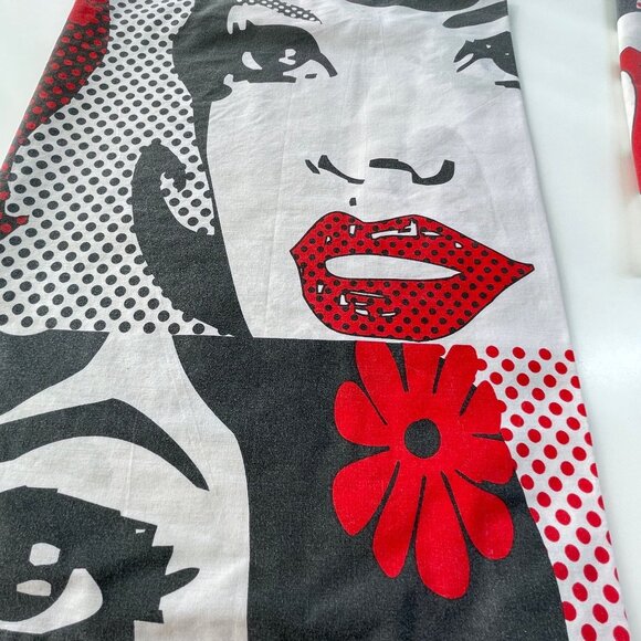 Vintage 80s Pop Art pillowcases set, comic girl with red lips, red black dots - Picture 9 of 10